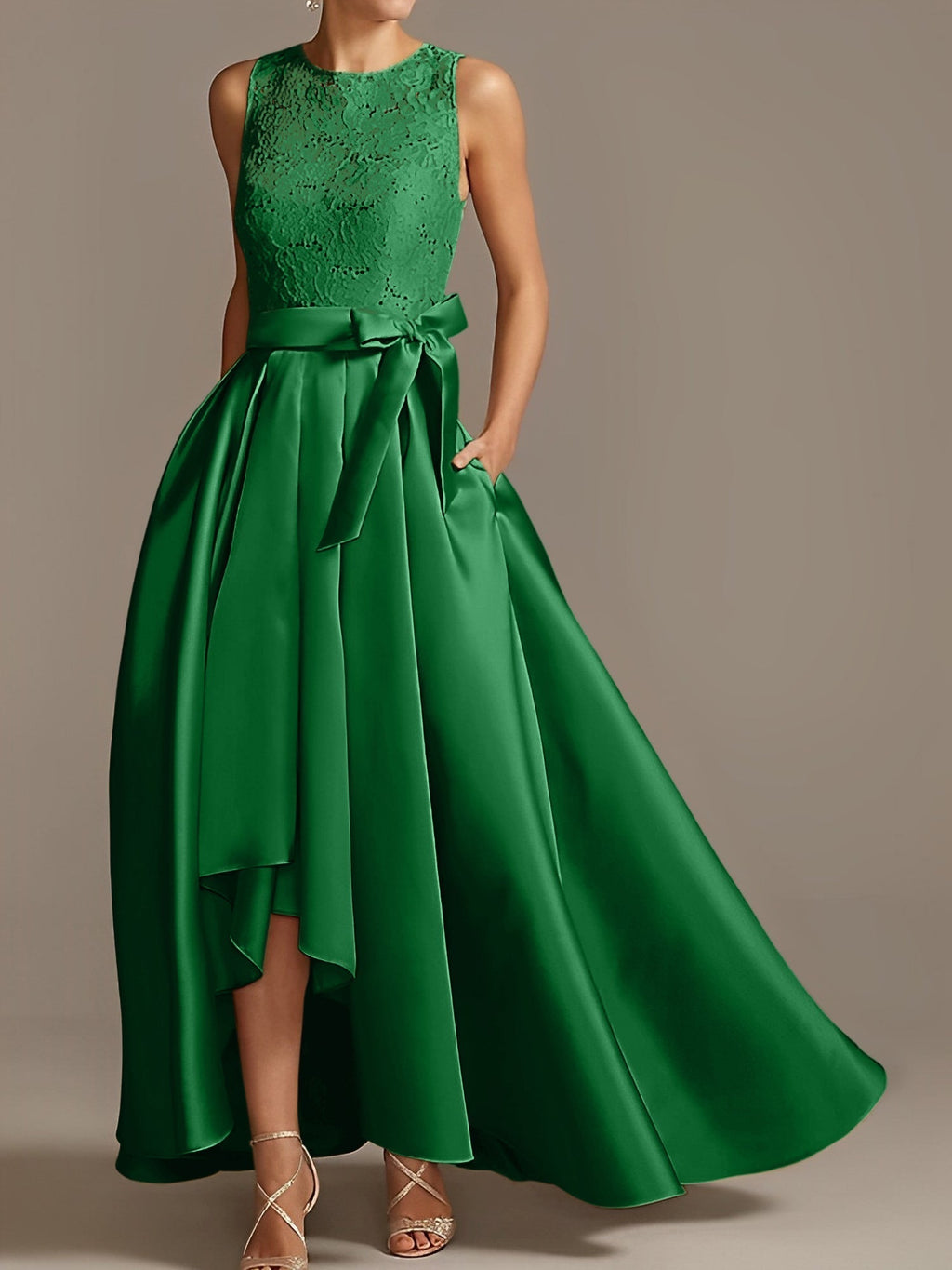 Vestidos de corte princesa/línea A para la madre de la novia, sin mangas, con cuello joya y encaje plisado. 