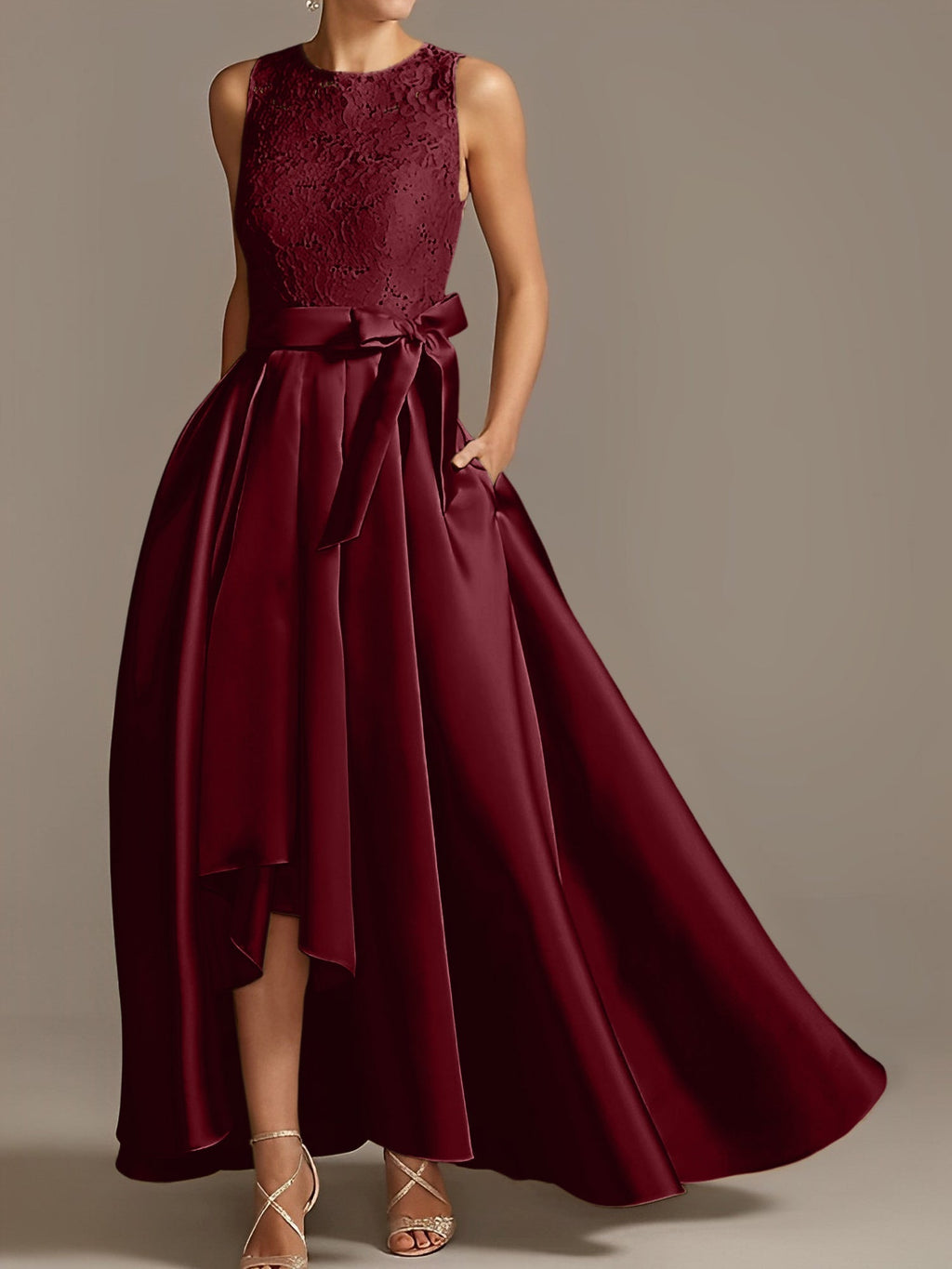 Vestidos de corte princesa/línea A para la madre de la novia, sin mangas, con cuello joya y encaje plisado. 