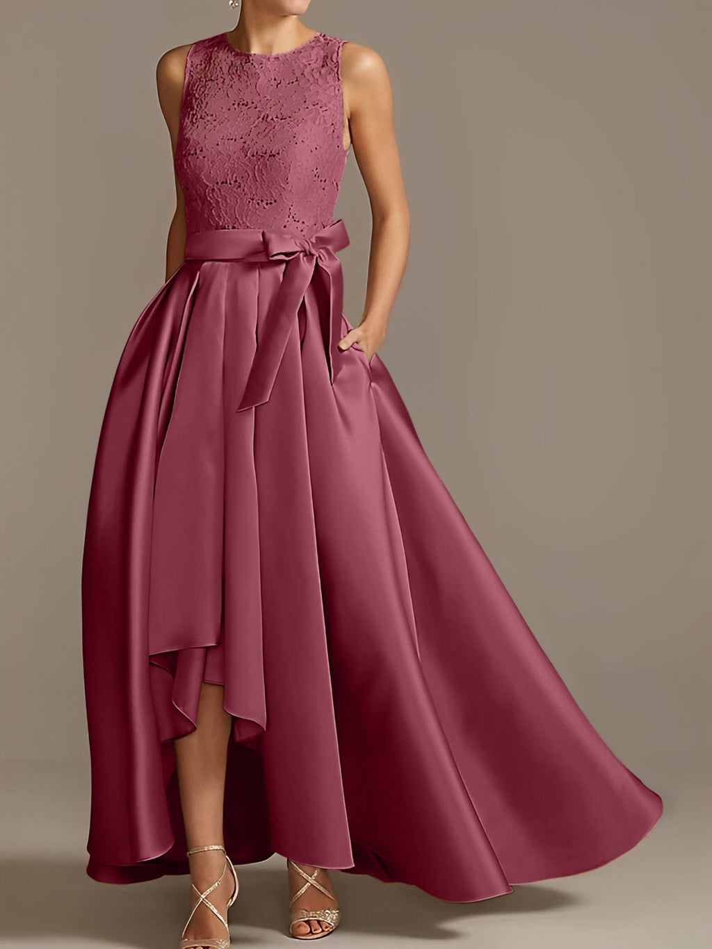 Vestidos de corte princesa/línea A para la madre de la novia, sin mangas, con cuello joya y encaje plisado. 