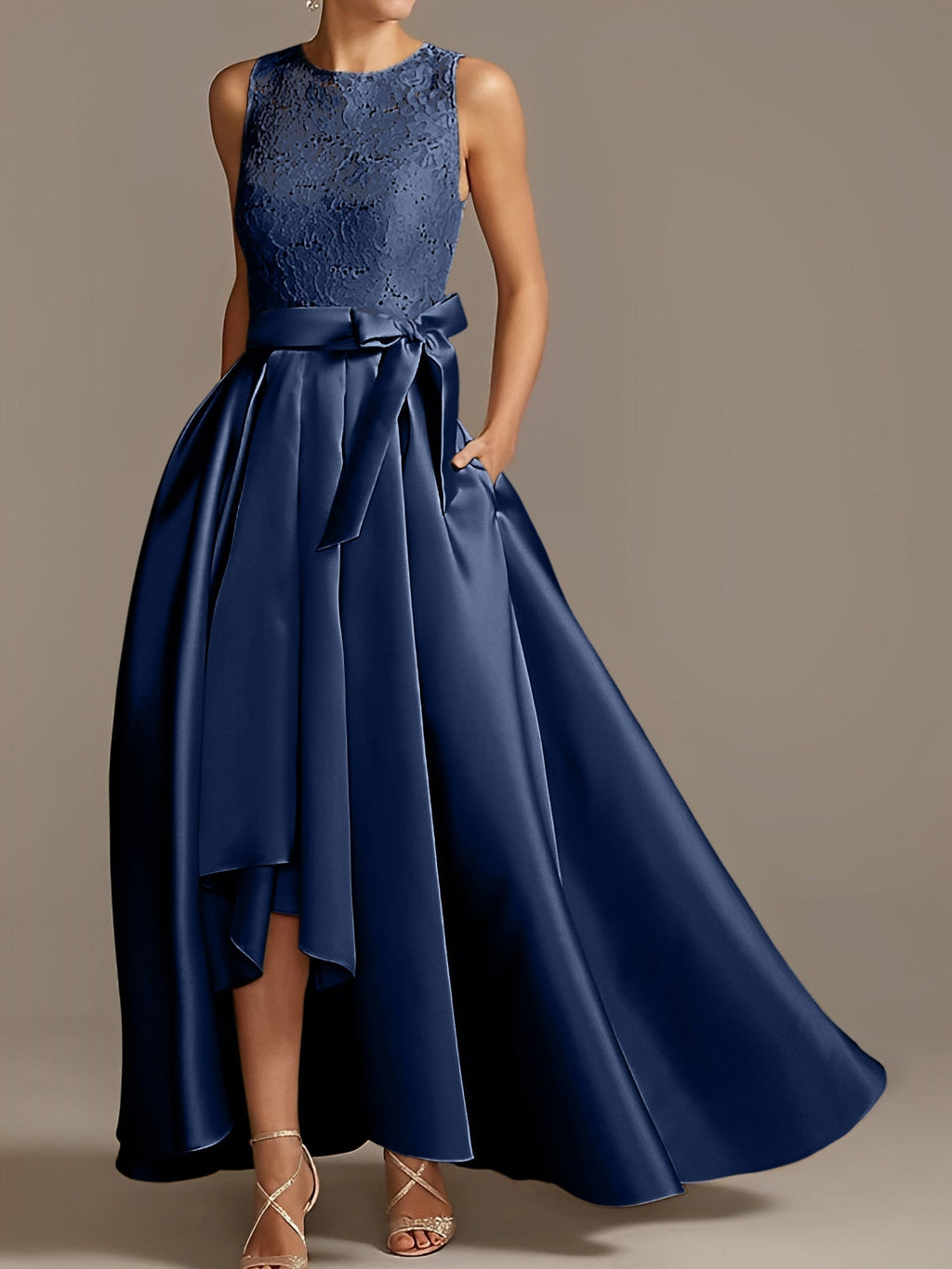 Vestidos de corte princesa/línea A para la madre de la novia, sin mangas, con cuello joya y encaje plisado. 