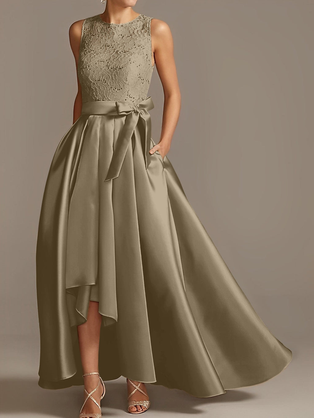 Vestidos de corte princesa/línea A para la madre de la novia, sin mangas, con cuello joya y encaje plisado. 
