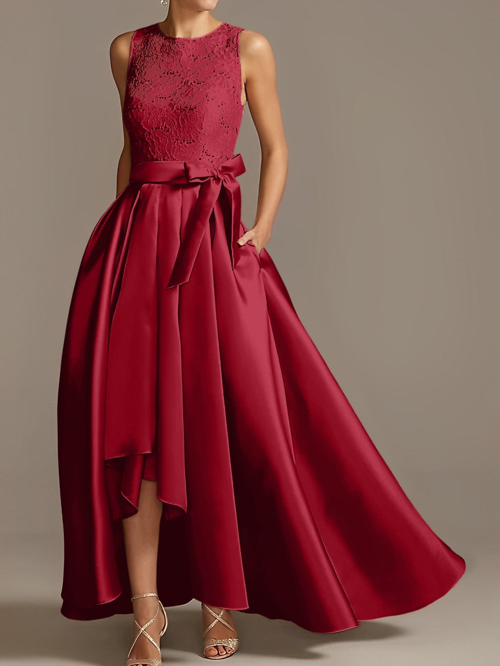Vestidos de corte princesa/línea A para la madre de la novia, sin mangas, con cuello joya y encaje plisado. 