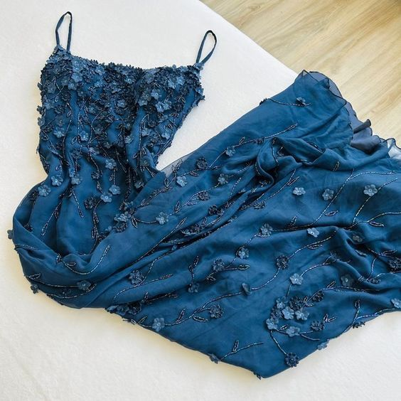 Robe de bal sirène vintage bleu marine à fines bretelles et appliques, idéale pour un anniversaire ou une soirée (Y7456)