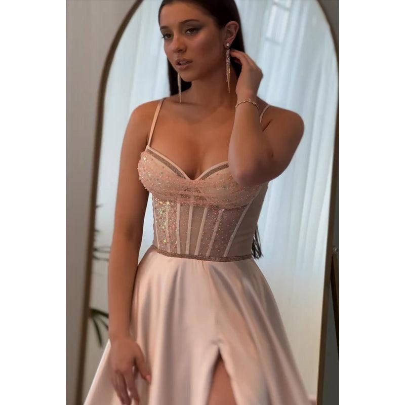 Superbe et charmante robe de bal de fin d'année trapèze à bretelles spaghetti et fente