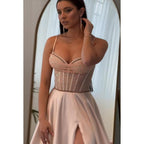 Superbe et charmante robe de bal de fin d'année trapèze à bretelles spaghetti et fente