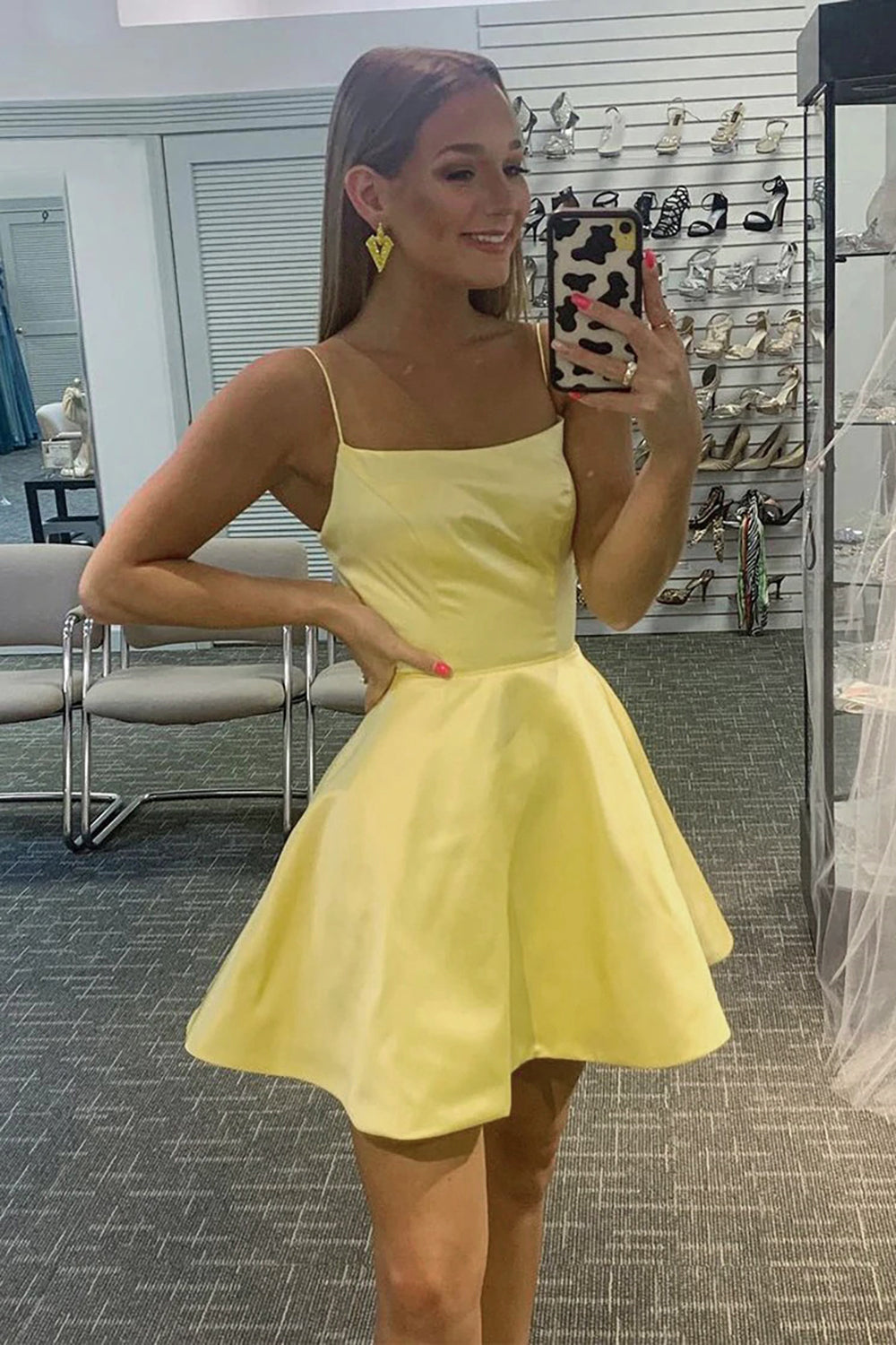 Vestido sencillo de línea A para fiesta de bienvenida