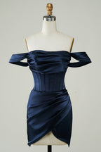 Robe de bal courte rouge tendance à épaules dénudées et froncée, style shetah.
