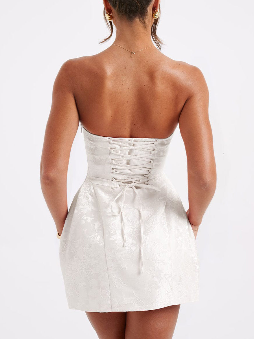 Robe mini à bretelles jacquard, coupe ajustée et ourlet asymétrique 
