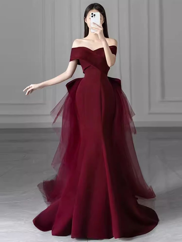 Vestido de noche sirena con hombros descubiertos y lazo, color burdeos, para baile de graduación Y7181