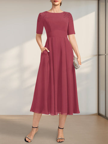 Vestido de corte A, escote redondo, largo té, de gasa, para la madre de la novia, con apliques de encaje y lentejuelas.