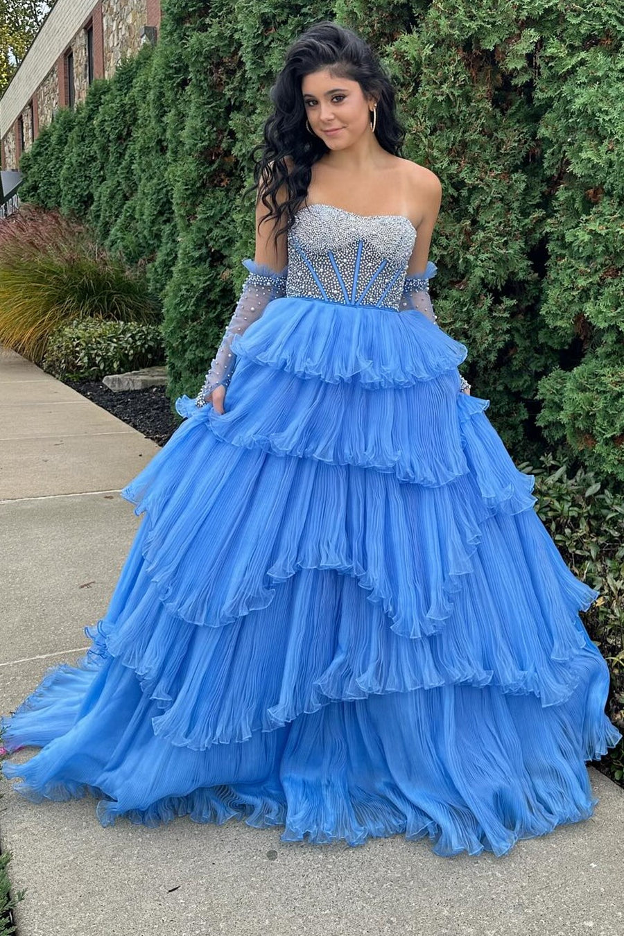 Vestido de graduación de organza con escote corazón, corte en A y mangas desmontables