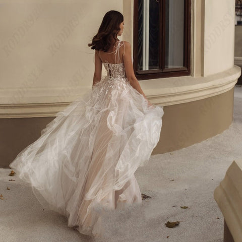 Robe de mariée élégante à fines bretelles, dos nu lacé, robe de mariée romantique en tulle à col carré 