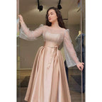 Superbe et charmante robe de bal de fin d'année à manches longues et volantées