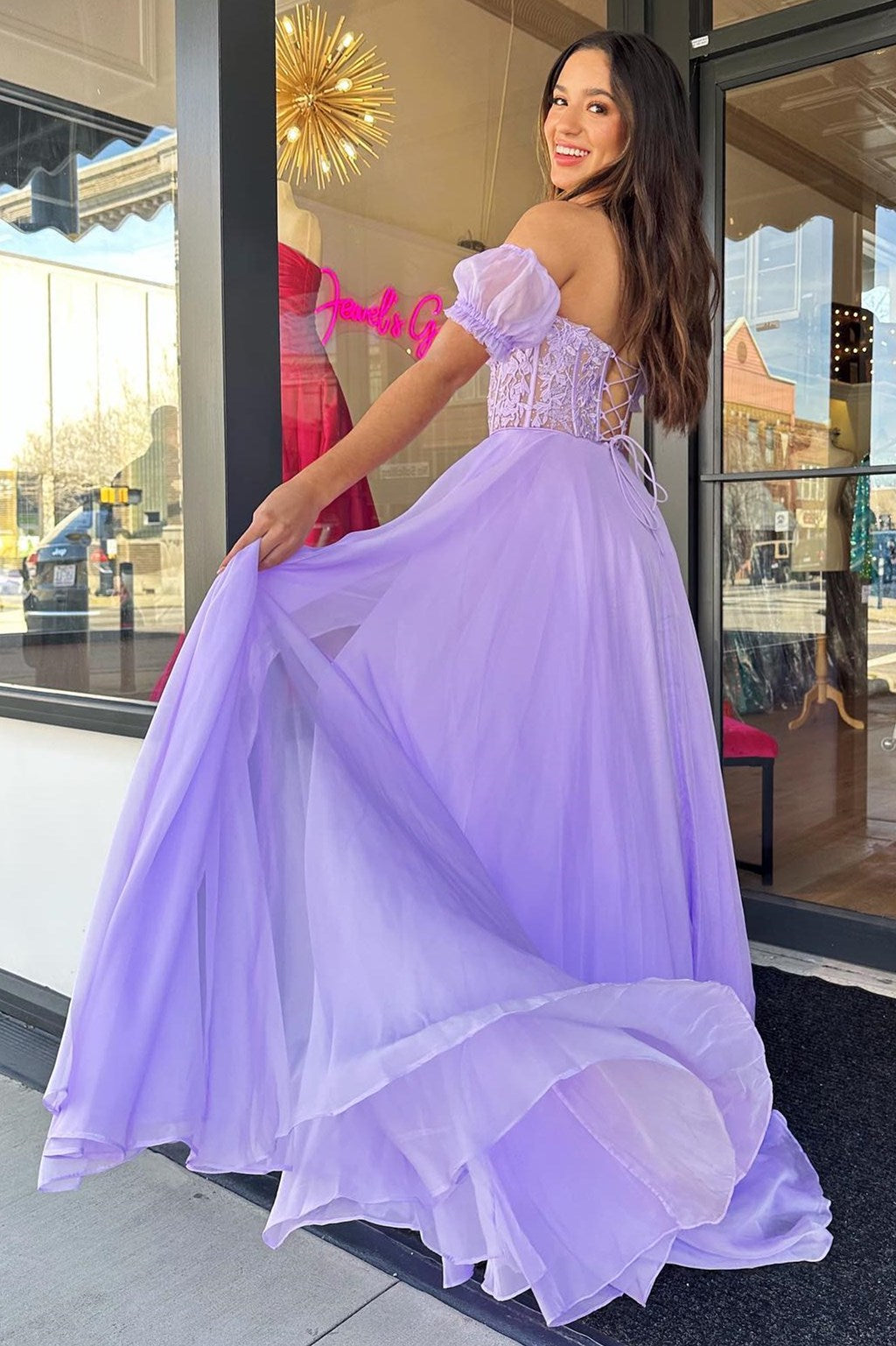 Vestido de graduación de gasa con escote corazón y corte en A, mangas abullonadas