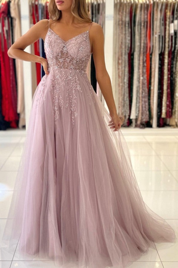 Vestido largo de fiesta sin mangas con tirantes finos, de tul y con cuentas