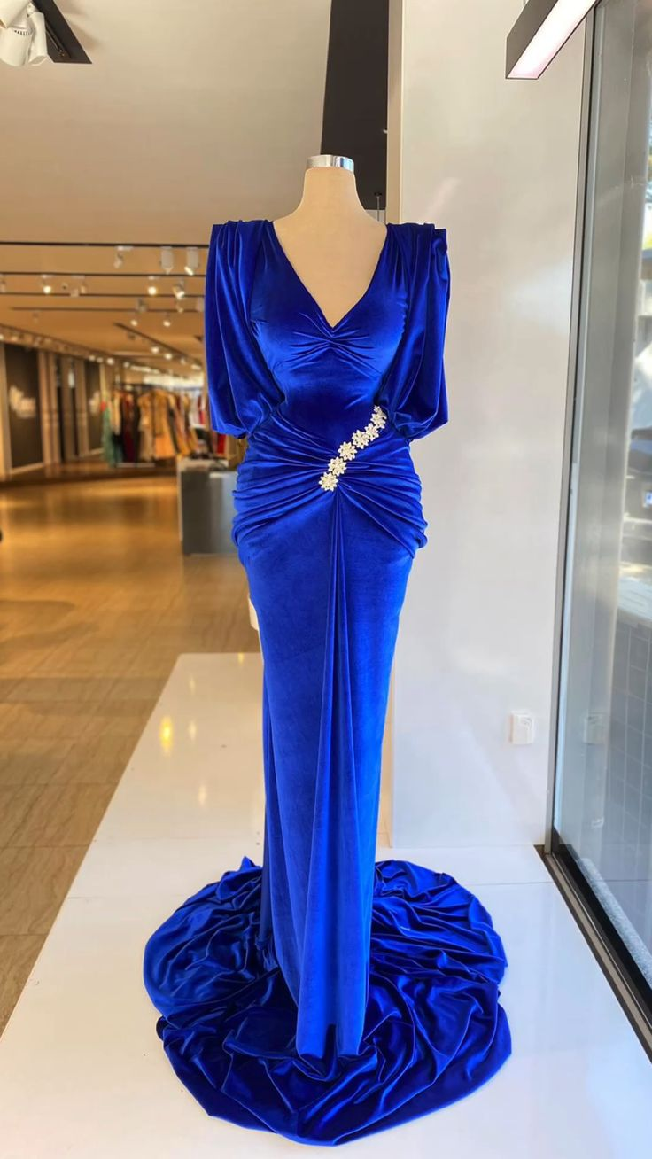 Robe de soirée Dubaï Col V Manches courtes Velours Plis Appliques Bleu royal Sirène Robe de bal formelle Y4935