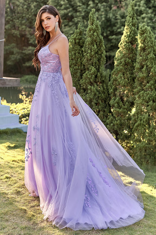 Robe de bal en tulle violet avec appliques