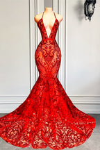 Robe de bal sirène sexy en dentelle, décolleté plongeant en V et dos nu, à col halter.
