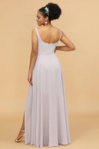 Vestido de dama de honor gris de gasa con escote cuadrado