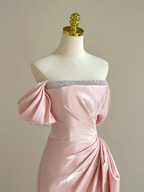 Precioso vestido largo rosa de fiesta con hombros descubiertos y cuentas Y8049