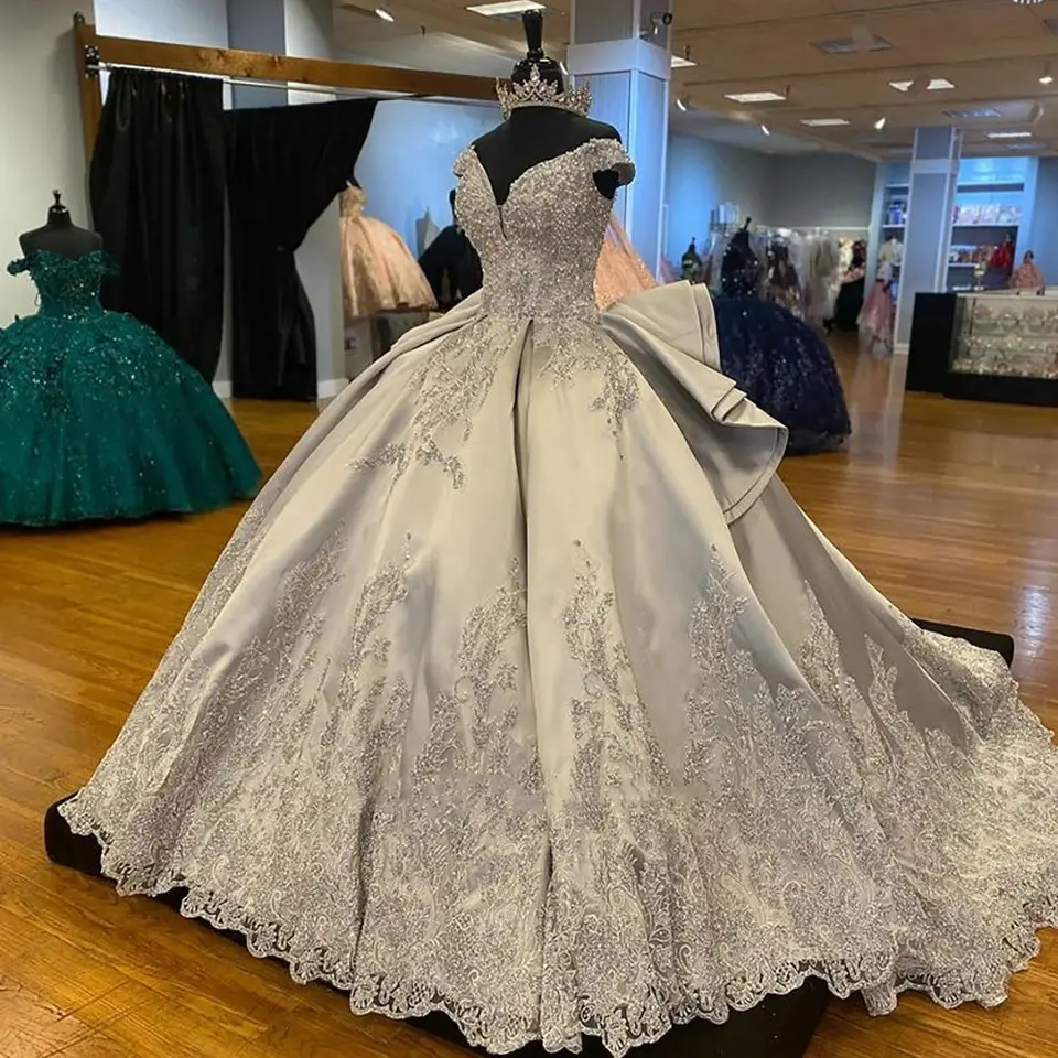 Vestido de quinceañera plateado de lujo con hombros descubiertos, vestido de baile plateado Y1157