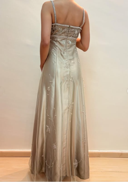 Robe de bal tendance en satin et tulle à fines bretelles et perles, coupe trapèze, modèle Y8139