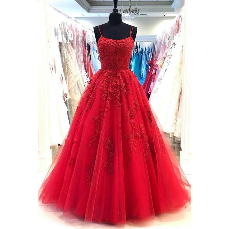 Vestido de fiesta largo de corte A con tirantes finos, apliques de tul rojo y cordones 