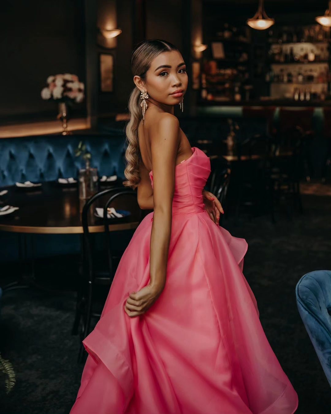 Vestido de fiesta de organza rosa claro, corte en A, sin tirantes