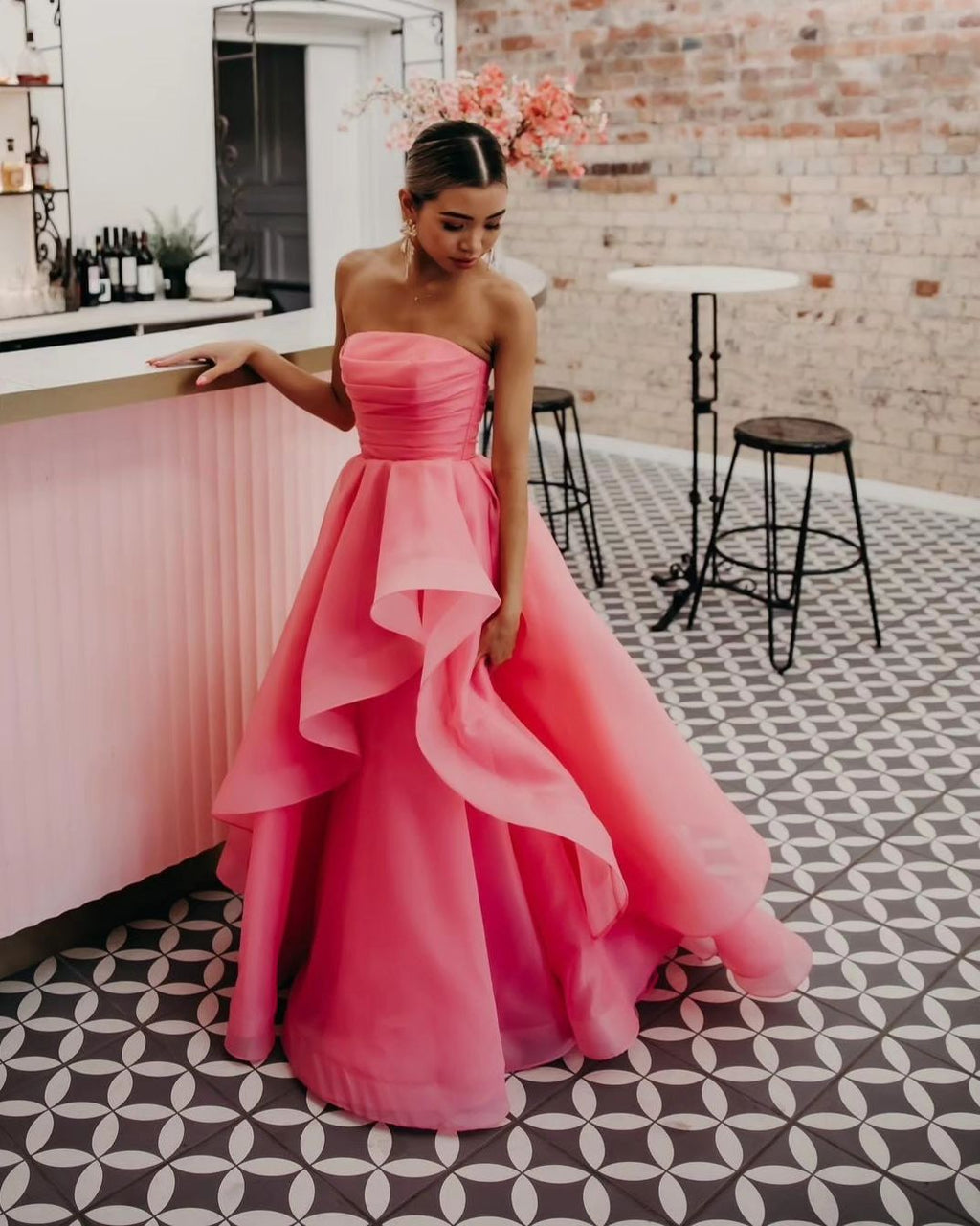 Vestido de fiesta de organza rosa claro, corte en A, sin tirantes