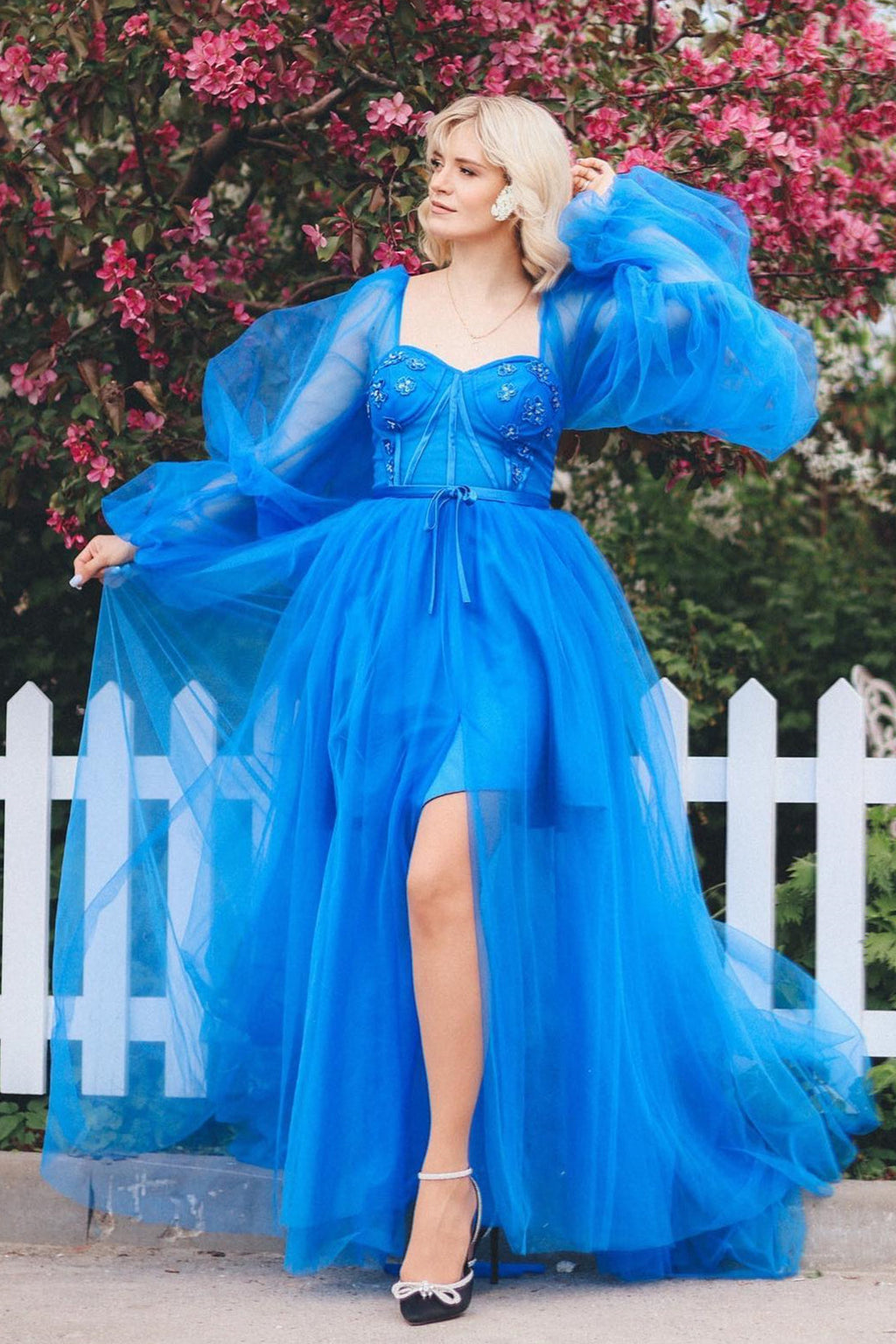 Vestido de fiesta de corte A, manga larga, satén y tul con abertura