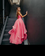 Vestido de fiesta de organza rosa claro, corte en A, sin tirantes