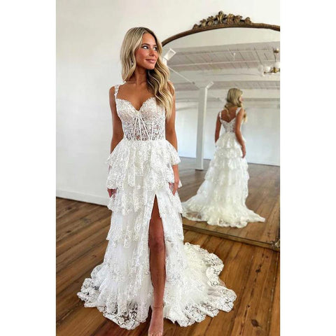 Robe de bal longue trapèze en dentelle avec appliques et fente