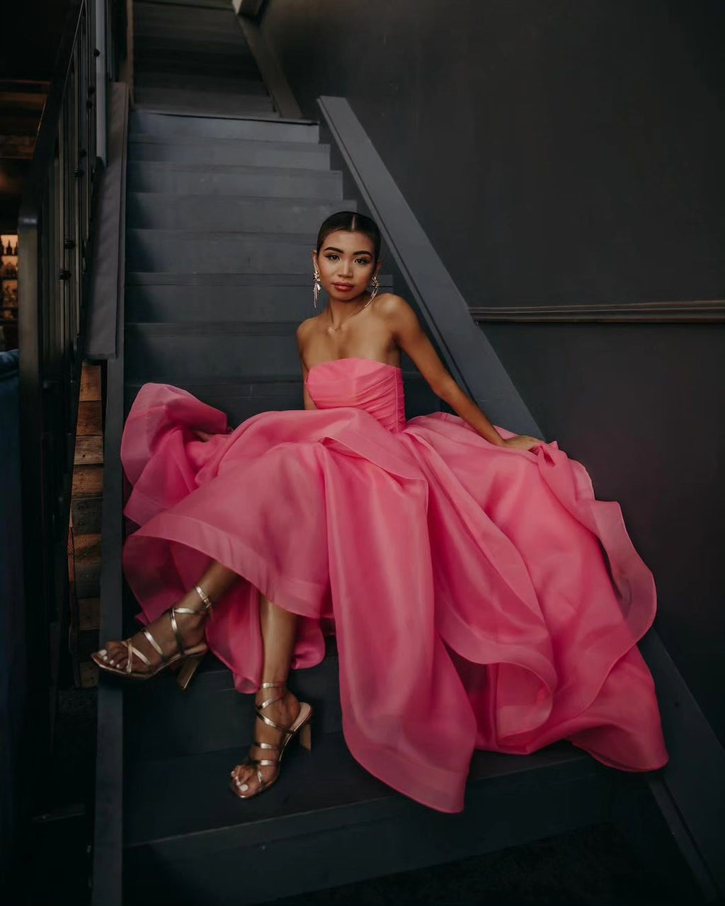Vestido de fiesta de organza rosa claro, corte en A, sin tirantes