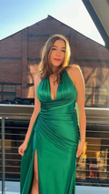 Vestido de fiesta verde ajustado con escote halter en V y fruncido, vestido de noche largo con abertura Y8022