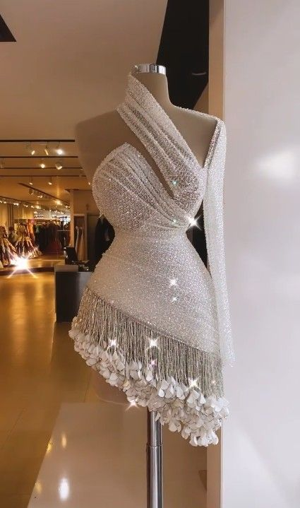Robe de cocktail blanche asymétrique à franges, mini-robe de bal de promo au-dessus du genou Y874