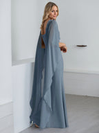 Robe fourreau longue en mousseline de soie pour la mère de la mariée, ornée de volants cascade, avec décolleté arrondi. 
