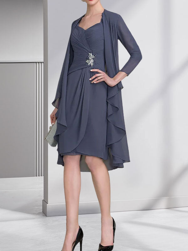 Vestido de corte recto/columna, escote corazón, largo hasta la rodilla, de gasa, con apliques de cuentas, encaje, lentejuelas y pliegues para la madre de la novia.