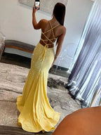 Glint | Robes de bal longues sirène à sequins jaunes et col en V scintillants