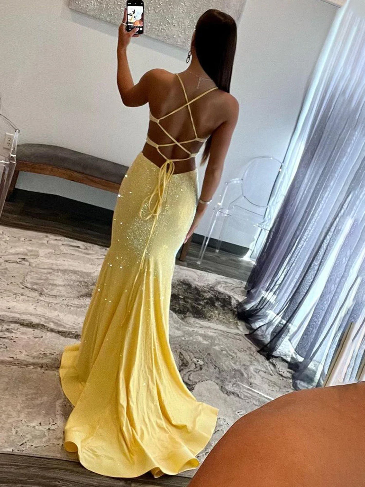 Glint | Robes de bal longues sirène à sequins jaunes et col en V scintillants