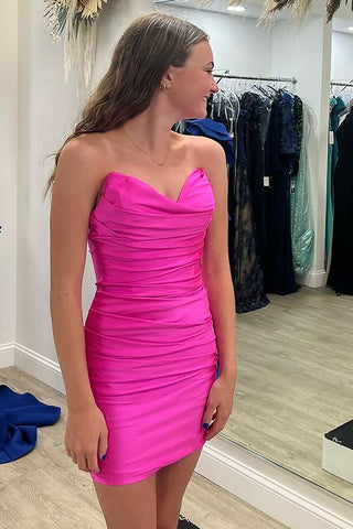 Vestido corto de fiesta rosa fucsia con escote corazón y fruncido, estilo tubo a la moda