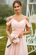 Robe de demoiselle d'honneur rose poudré à épaules dénudées