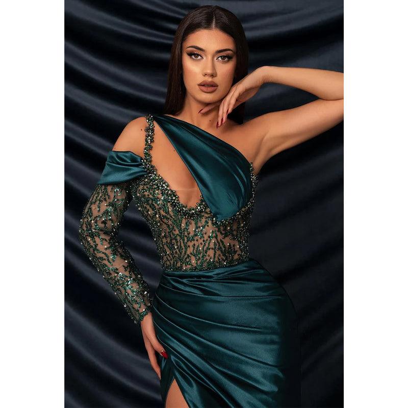 Robe longue verte sexy et ajustée à une épaule, plissée et transparente, ornée de perles 