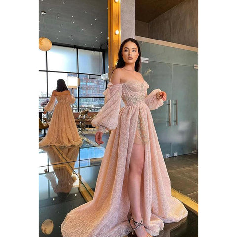 Robe de bal trapèze à manches longues et épaules dénudées avec fente