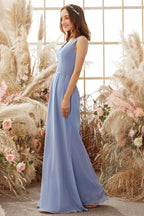 Vestido de dama de honor de gasa con escote en V