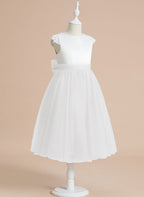 Vestido de niña de las flores para la Primera Comunión, corte en A, satén y tul, hasta la rodilla. 