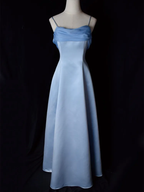 Robe de soirée élégante en satin bleu à fines bretelles, coupe trapèze, longue, idéale pour les fêtes et les bals de fin d'année (Y7557)