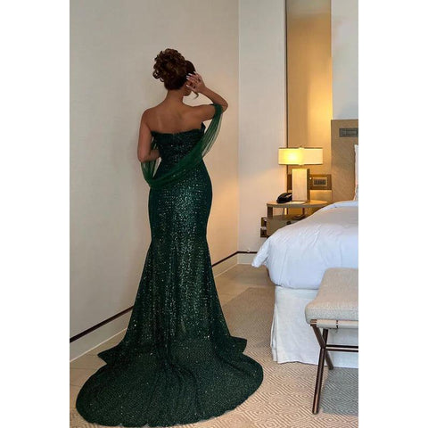 Vestido de fiesta de noche con lentejuelas, corte trompeta/sirena, hombros descubiertos, abertura lateral, sin mangas