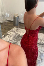 Robe de bal à paillettes et sequins avec fente