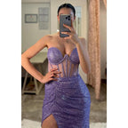 Vestido largo profesional con escote en forma de corazón, abertura lateral y brillantes
