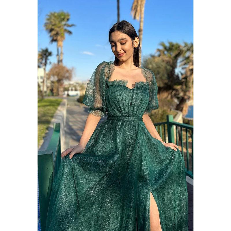Vestido de fiesta formal de tul brillante, glamuroso y dramático, con corte en A, mangas cortas y hombros descubiertos